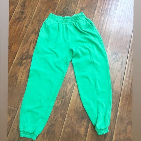 Zara green sweatpants 💚 - Picture 2 of 2